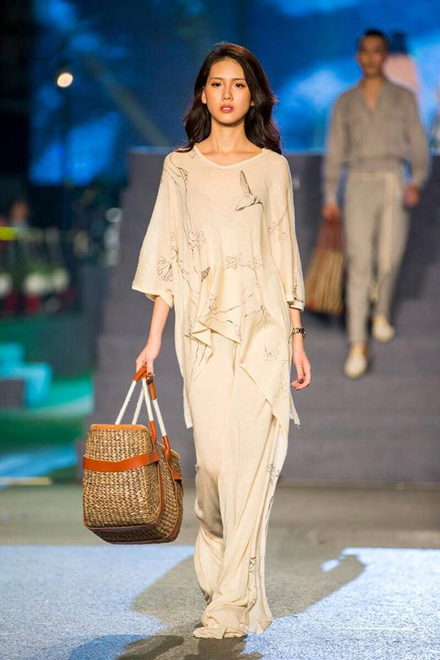 Nữ sinh 19 tuổi đăng quang Miss Áo dài Việt Nam World 2017